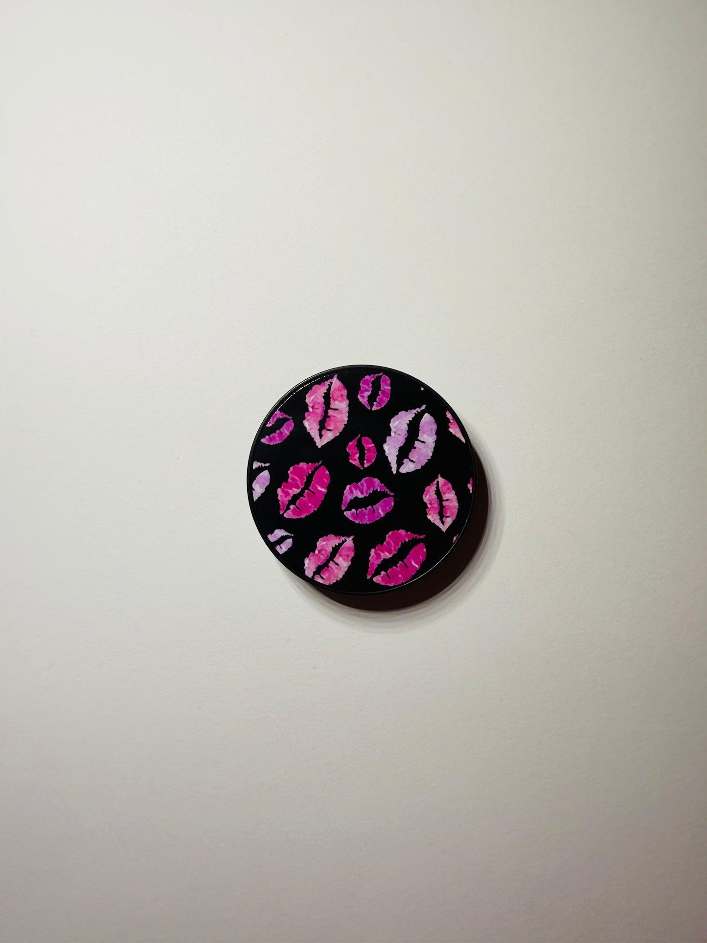 Lovely Kisses Phone Grip