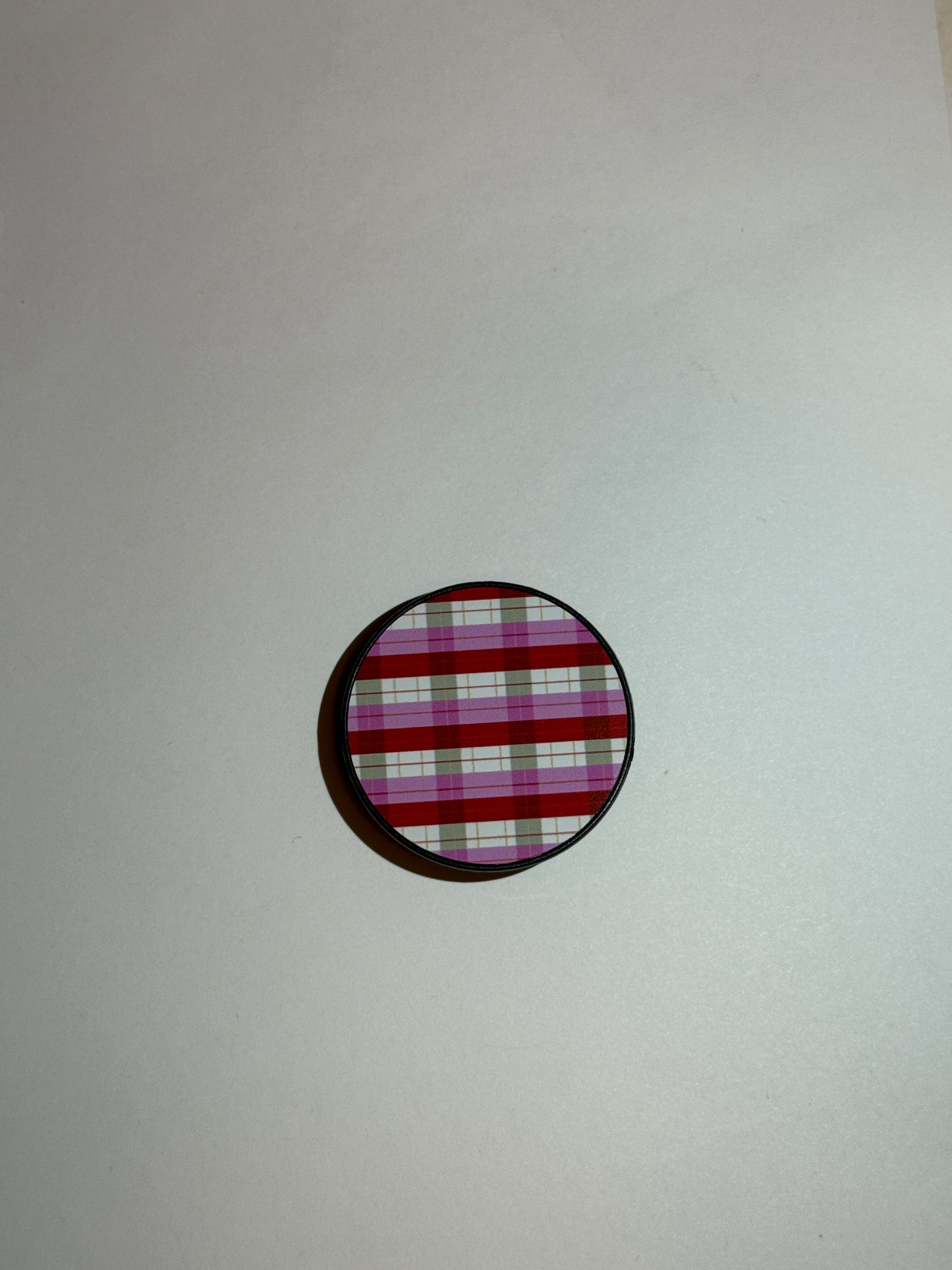 New!! Very Berry Gingham Phone Grip