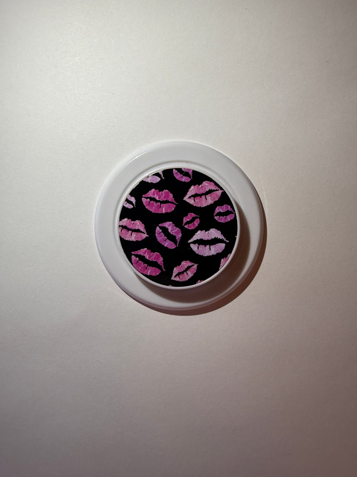 Lovely Kisses MagSafe Phone Grip