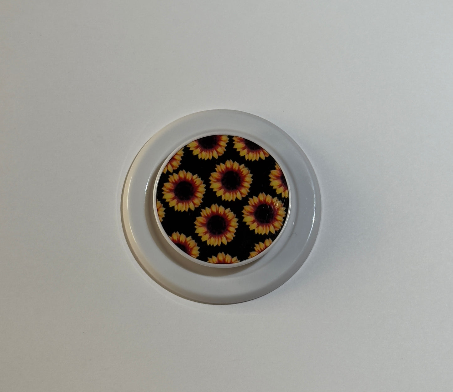 New!! Black Sunflowers MagSafe Phone Grip