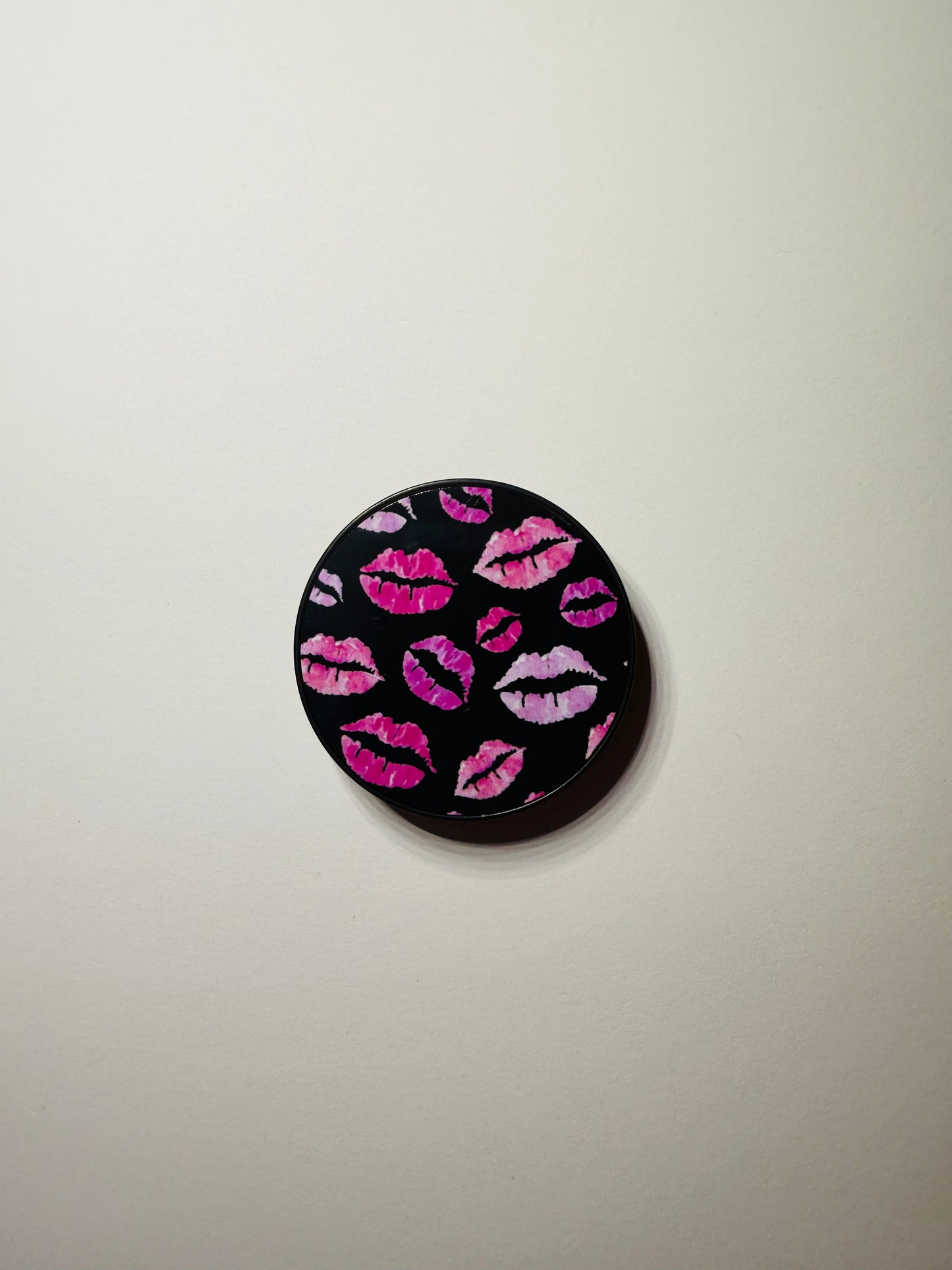 Lovely Kisses Phone Grip