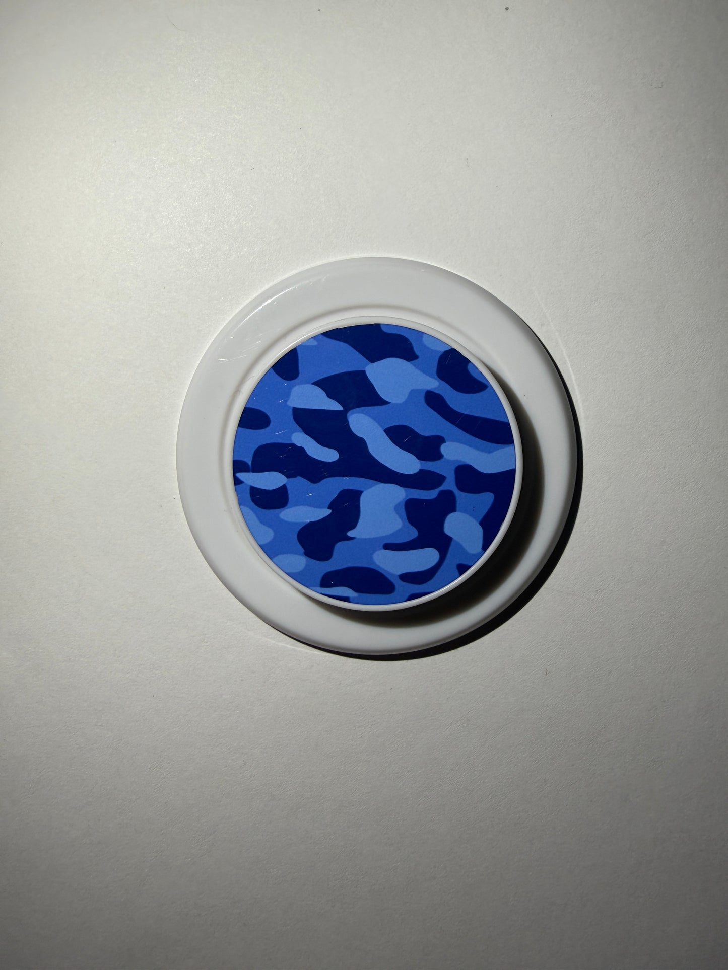 Crazy Blue Camo MagSafe Phone Grip