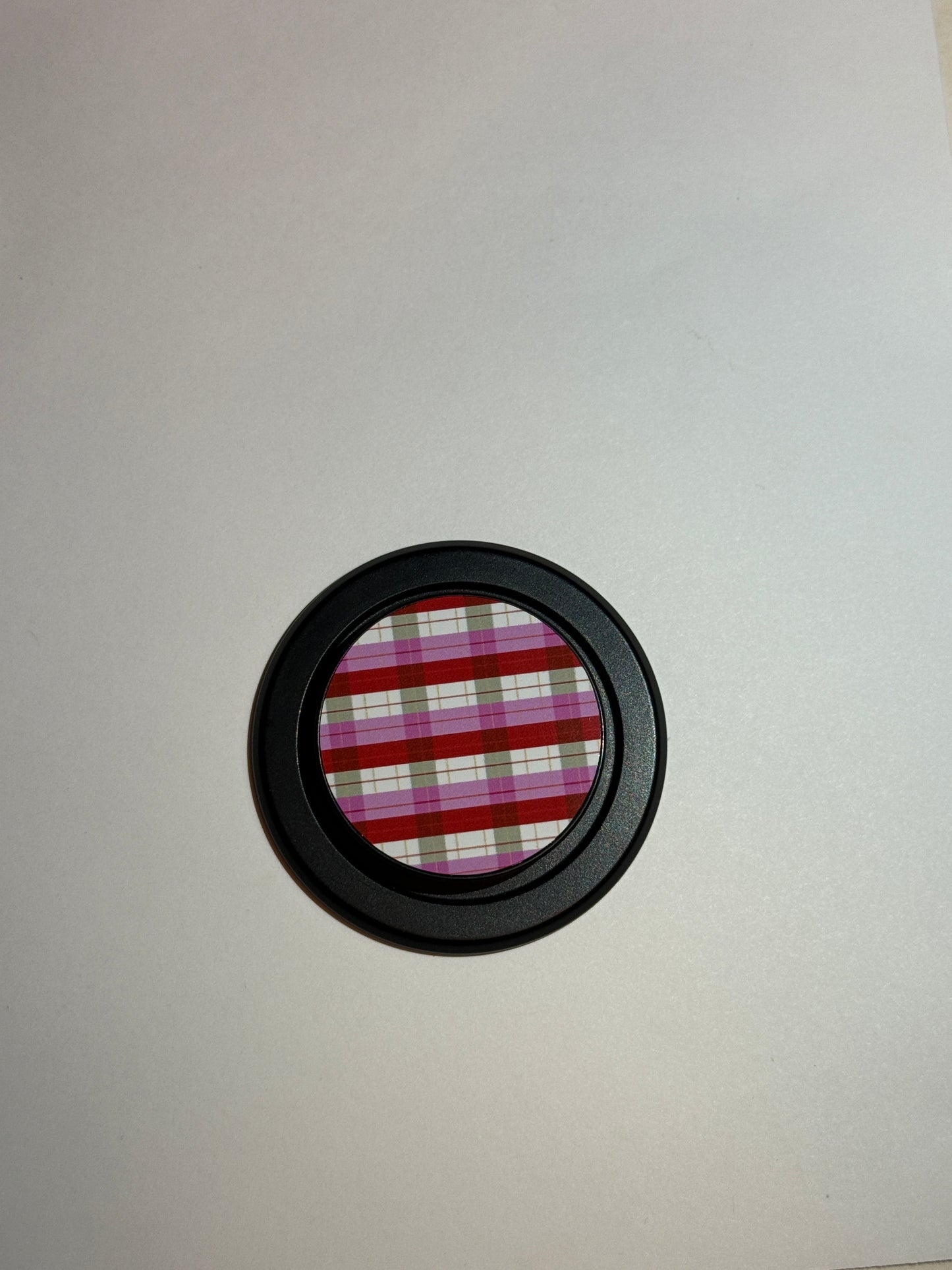 New!! Very Berry Gingham MagSafe Phone Grip