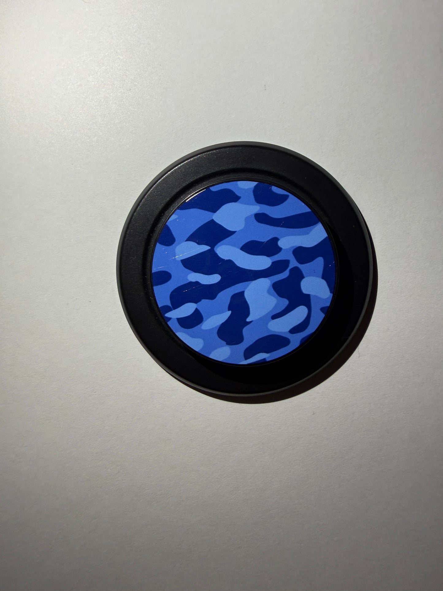 Crazy Blue Camo MagSafe Phone Grip